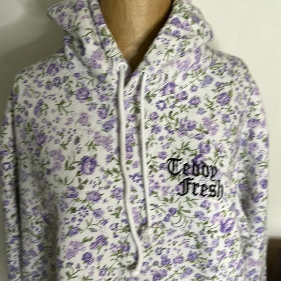 Teddy Fresh sz M purple and white floral pullover hoodie with kangaroo pocket - Picture 2 of 9